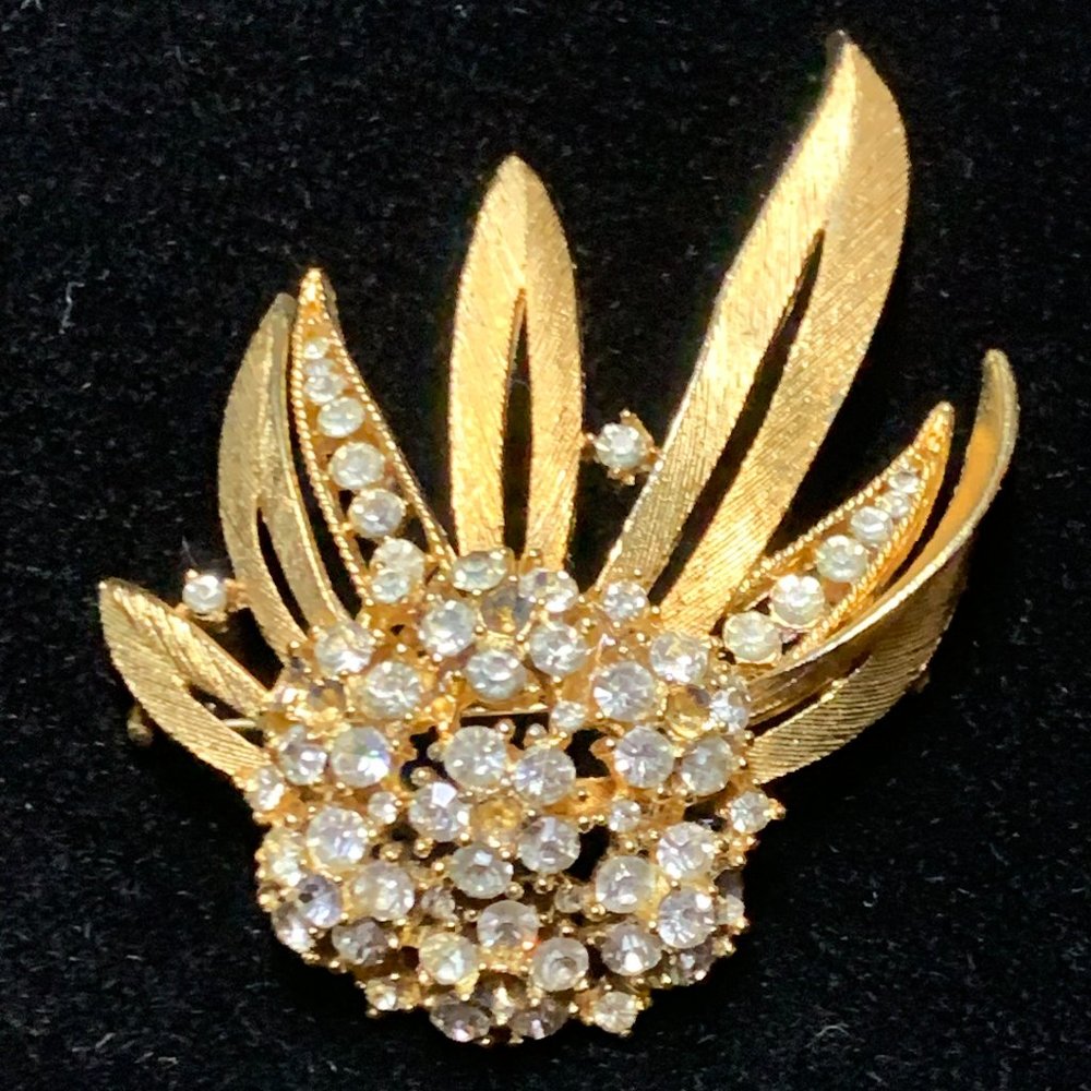 Beautiful Lisner Brooch / Pin Gold Toned • More Than Clear Stones * Vintage